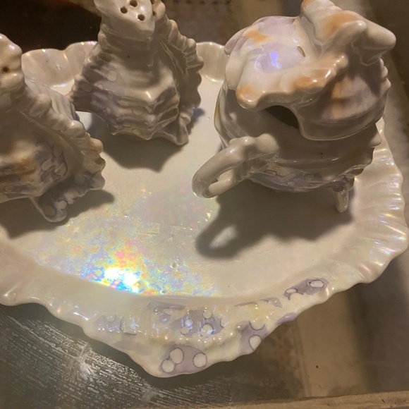 Elegant Iridescent Shell Dish Set - Picture 14 of 16
